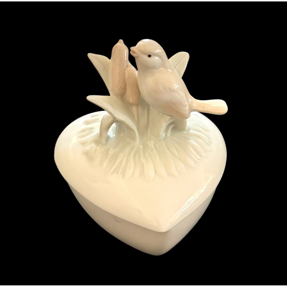 Heart‎ Shaped Porcelain Ring Jewelry Trinket Box Lidded with Bird on Top
